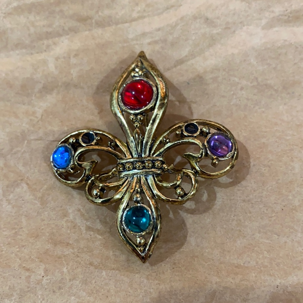 Fleur de Lis brooch
